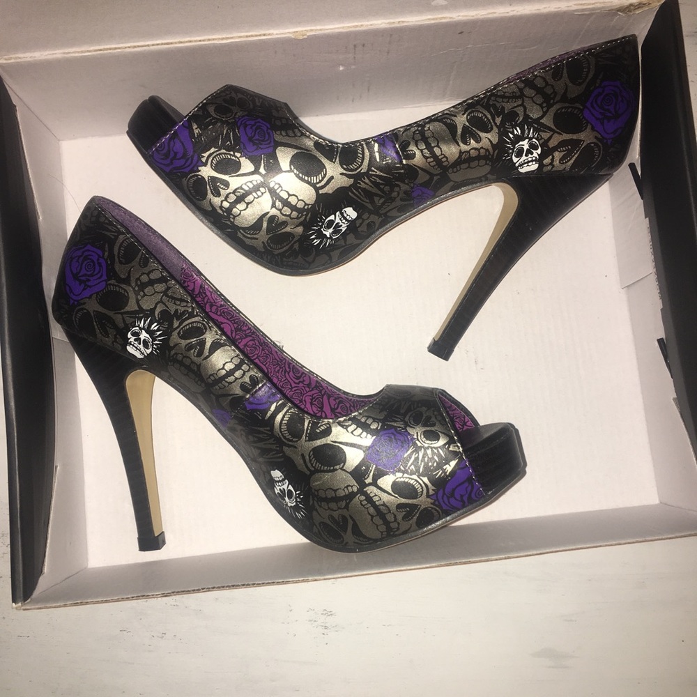Iron fist skull peep toe heels